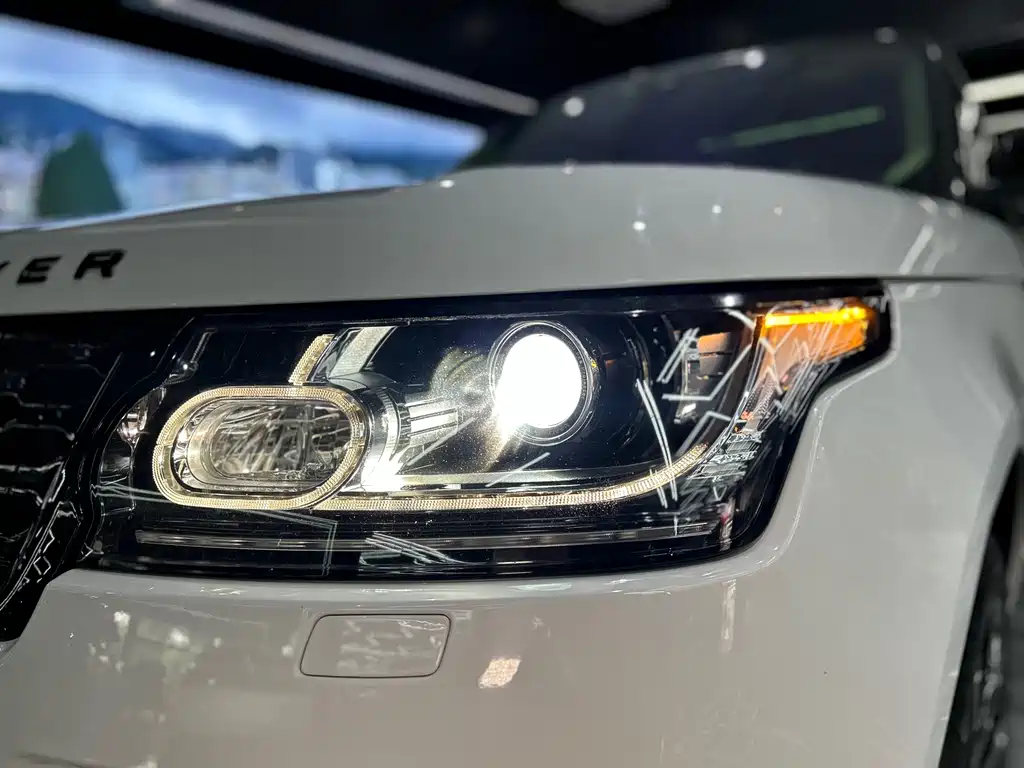 Land Rover Range Rover 2018 — фото 37