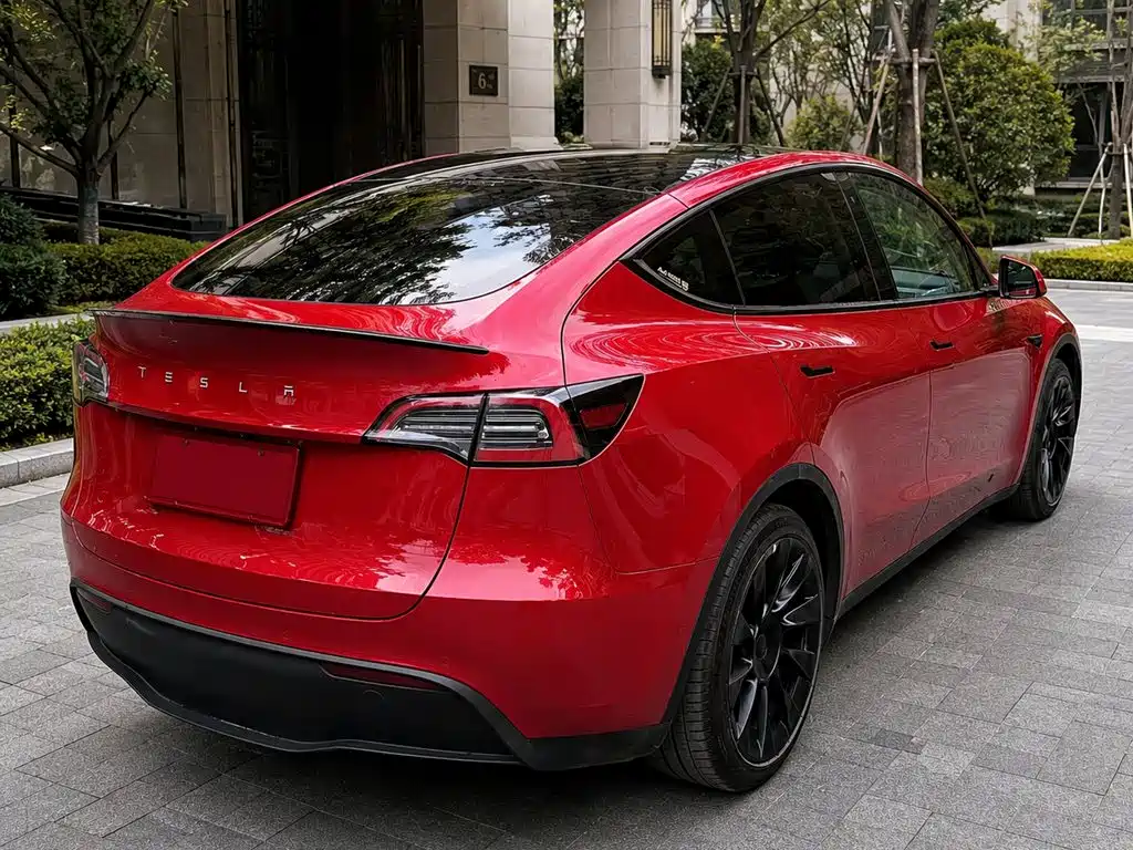 Tesla Model Y 2023 — фото 5