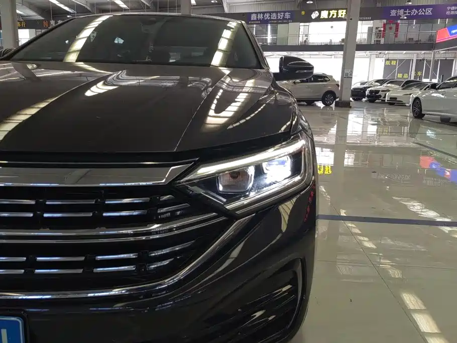 Volkswagen Sagitar 2023