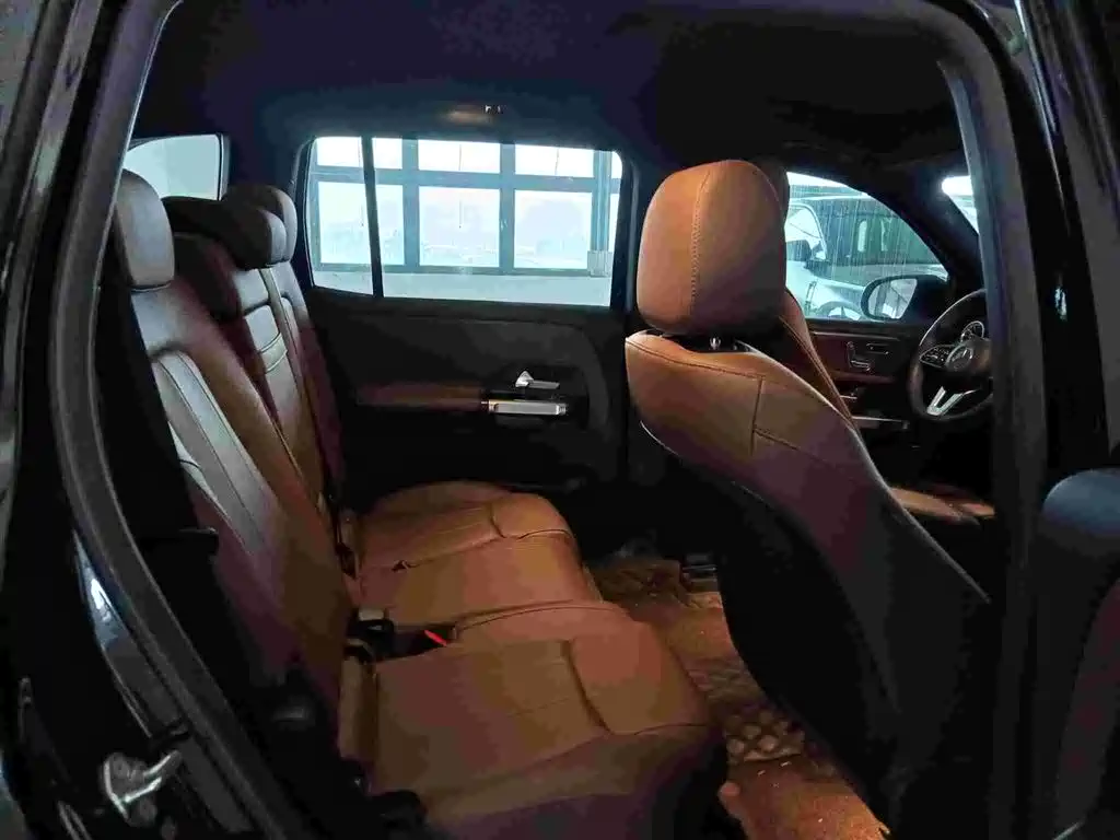 Mercedes-Benz GLB 2023 — фото 10