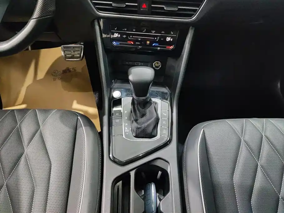Volkswagen Tiguan L 2023 — фото 16