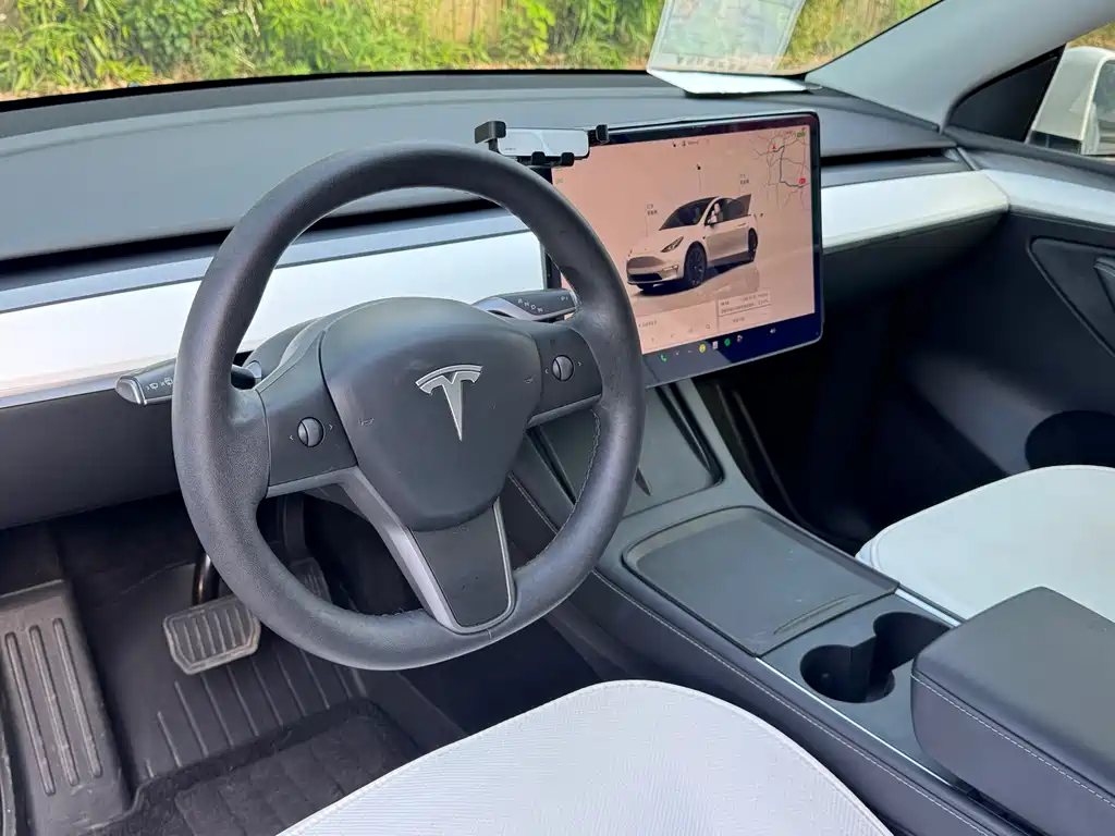 Tesla Model Y 2022 — фото 4