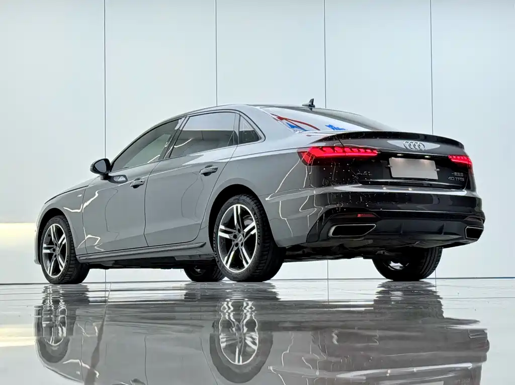 Audi A4L 2023 — фото 15