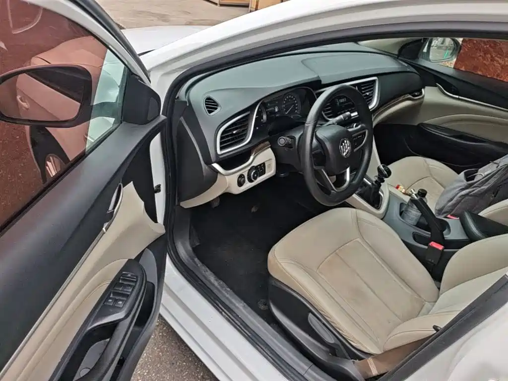 Buick Excelle 2015 — фото 16