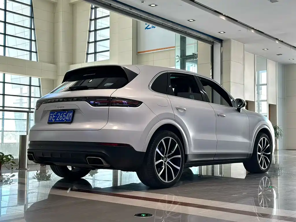 Porsche Cayenne 2019 — фото 9