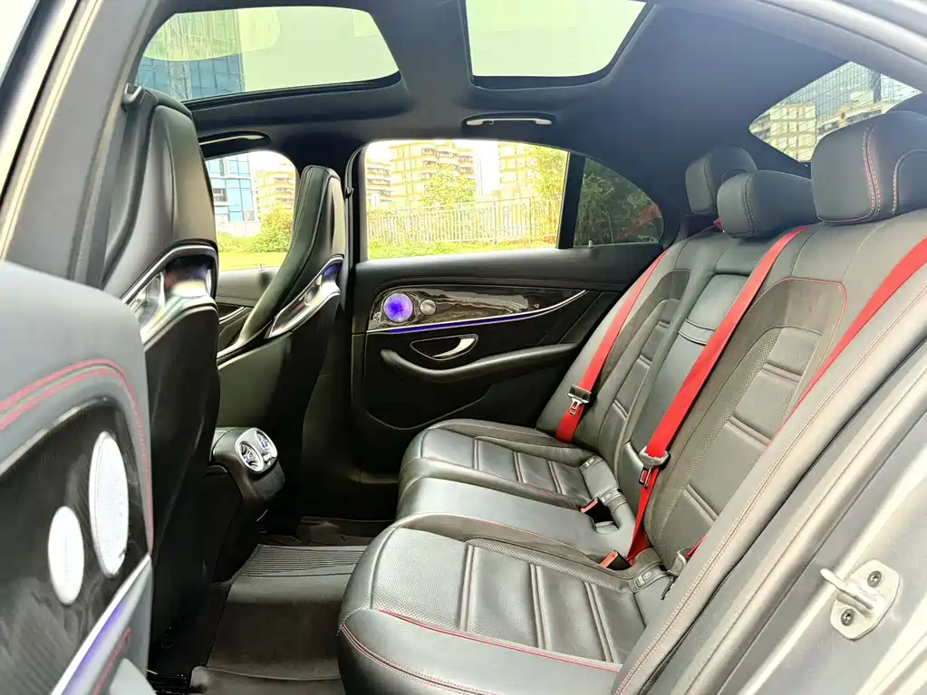 Mercedes-Benz E-Class AMG 2019 — фото 13