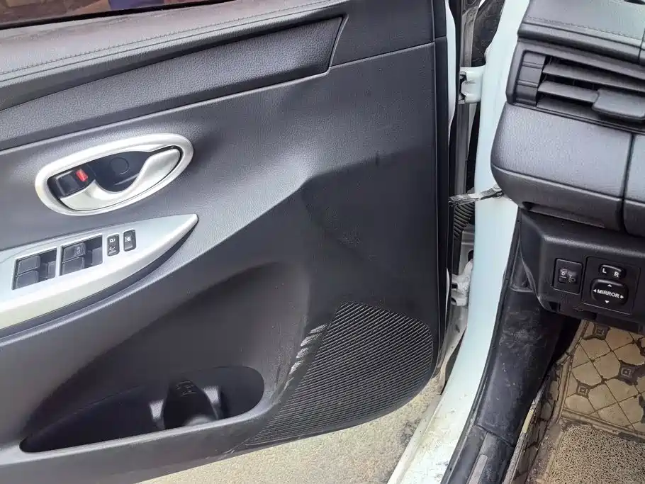 Toyota Yaris L 2017