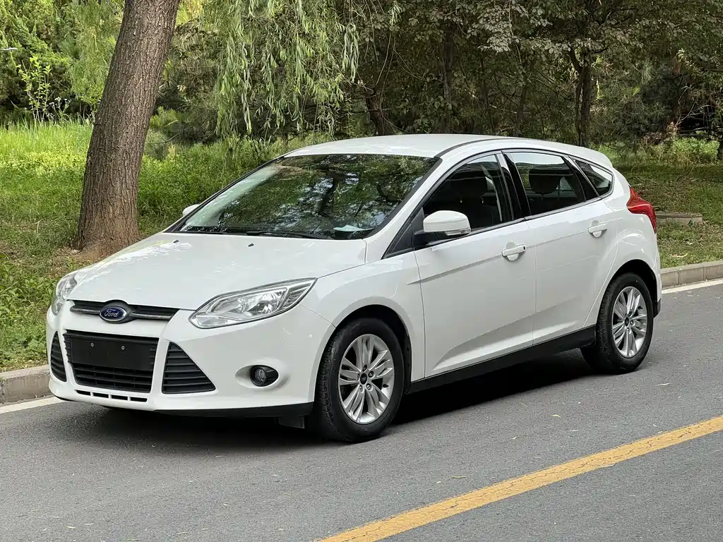 Ford Focus 2015 — фото 1