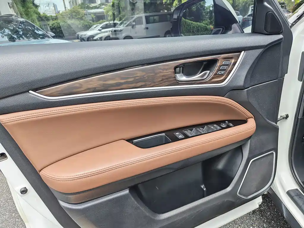 Honda UR-V 2017 — фото 10