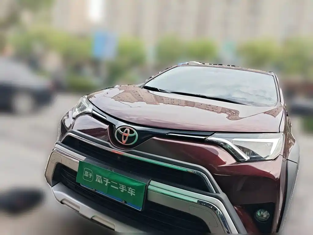 Toyota RAV4 2019 — фото 24