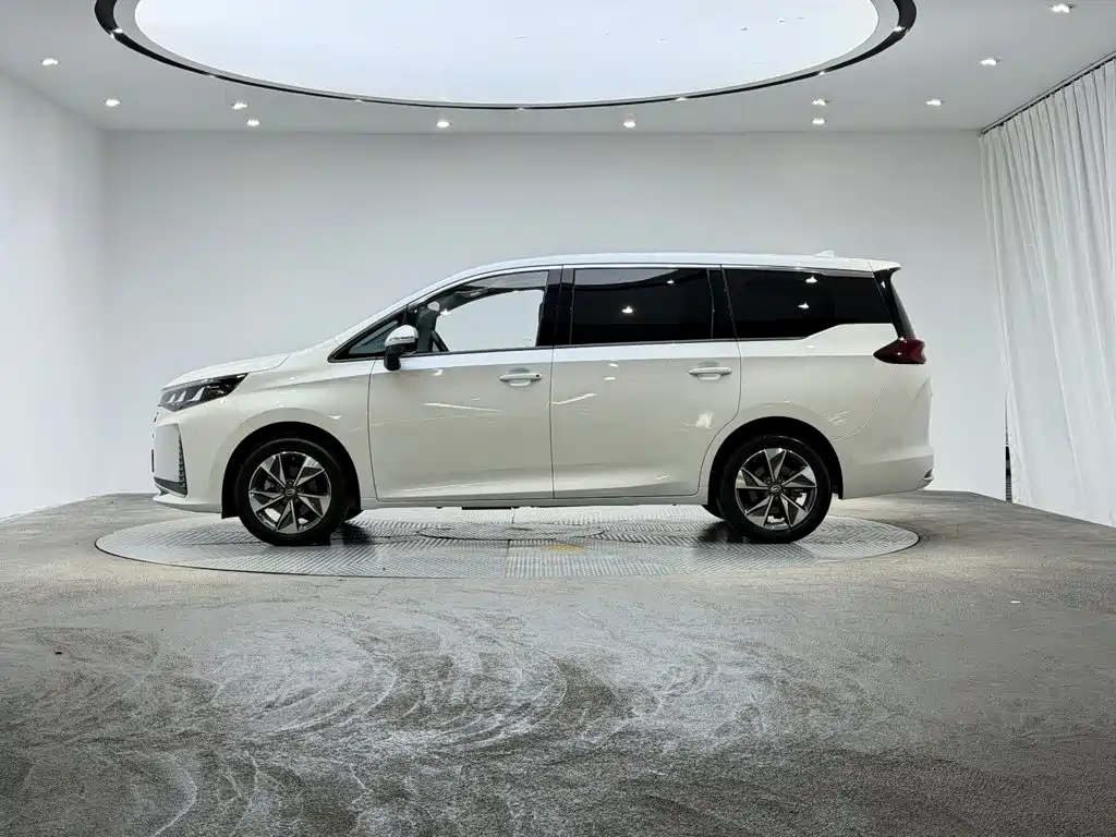 GAC Trumpchi M6 2023 — фото 11