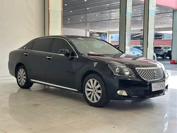 Toyota Crown 2010