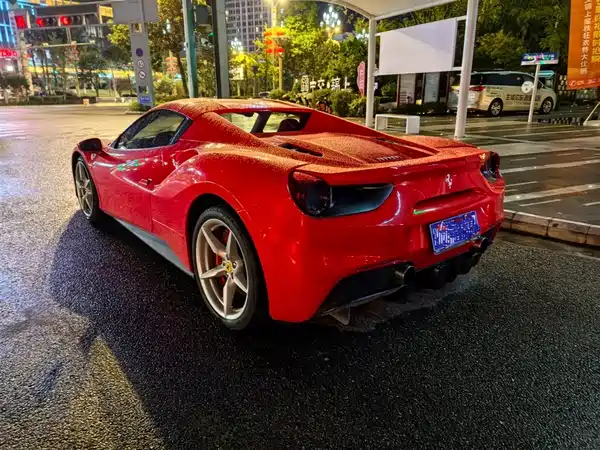 Ferrari 488 2019