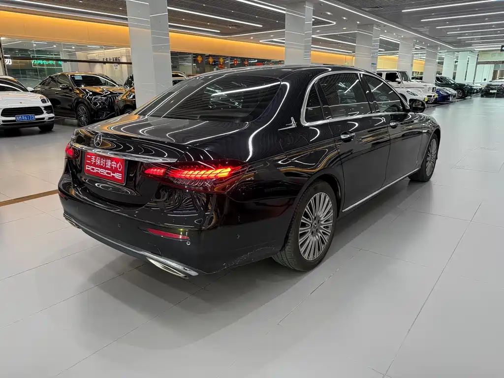Mercedes-Benz E-Class 2022