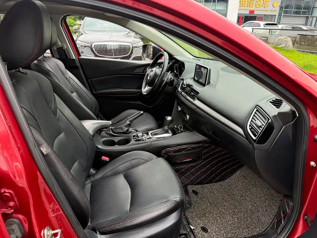 Mazda 3 Axela 2016 — фото 15