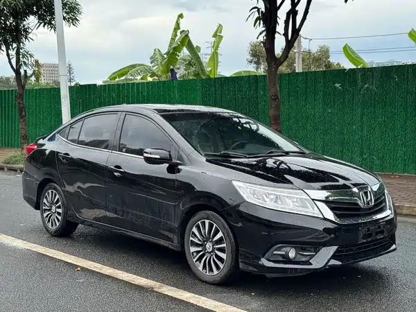 Honda Crider 2015