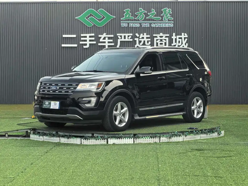 Ford Explorer 2016 — фото 1