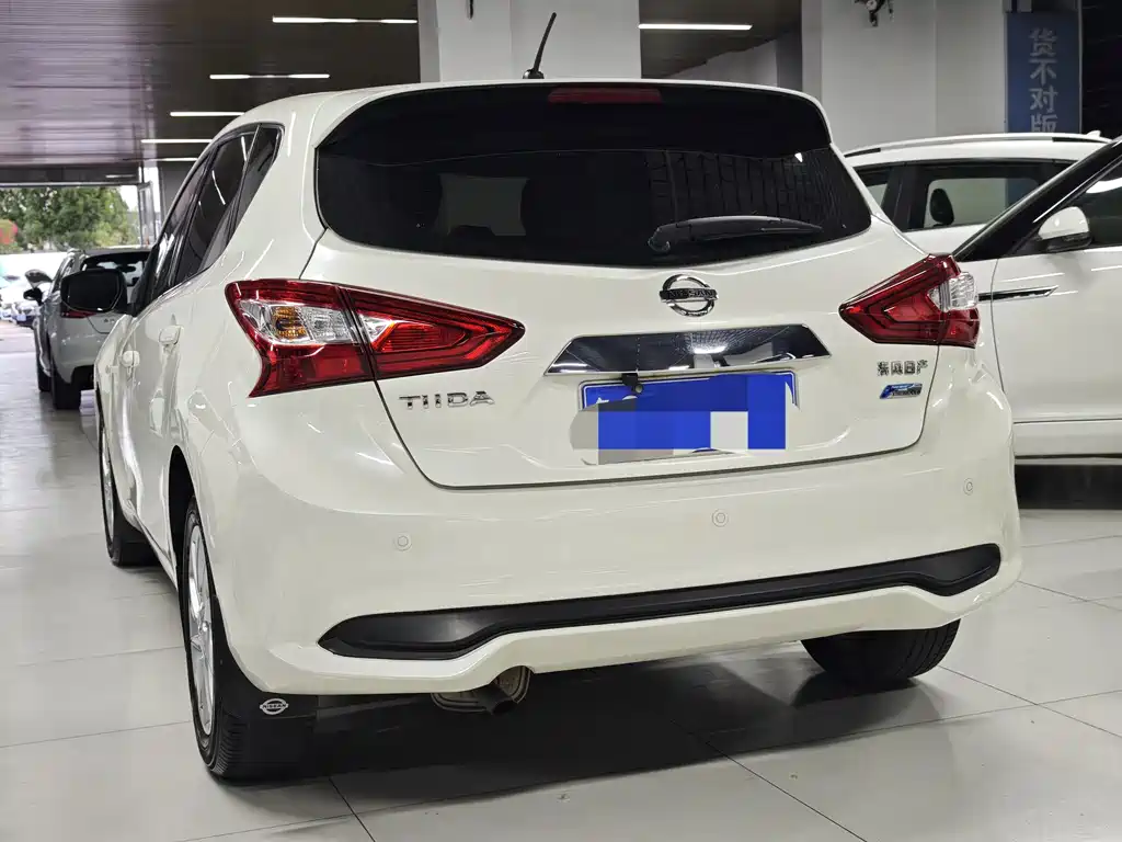 Nissan Tiida 2017 — фото 3