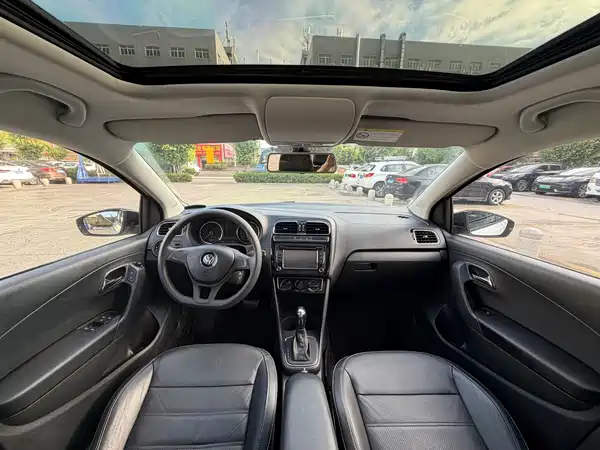 Volkswagen Polo 2015