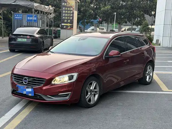 Volvo V60 2015