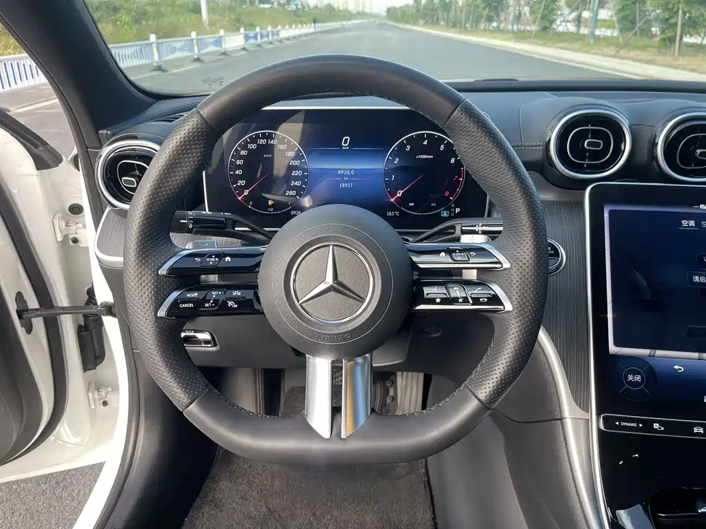 Mercedes-Benz C-Class 2023 — фото 9