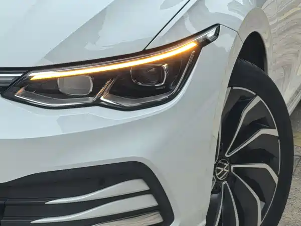 Volkswagen Golf 2023