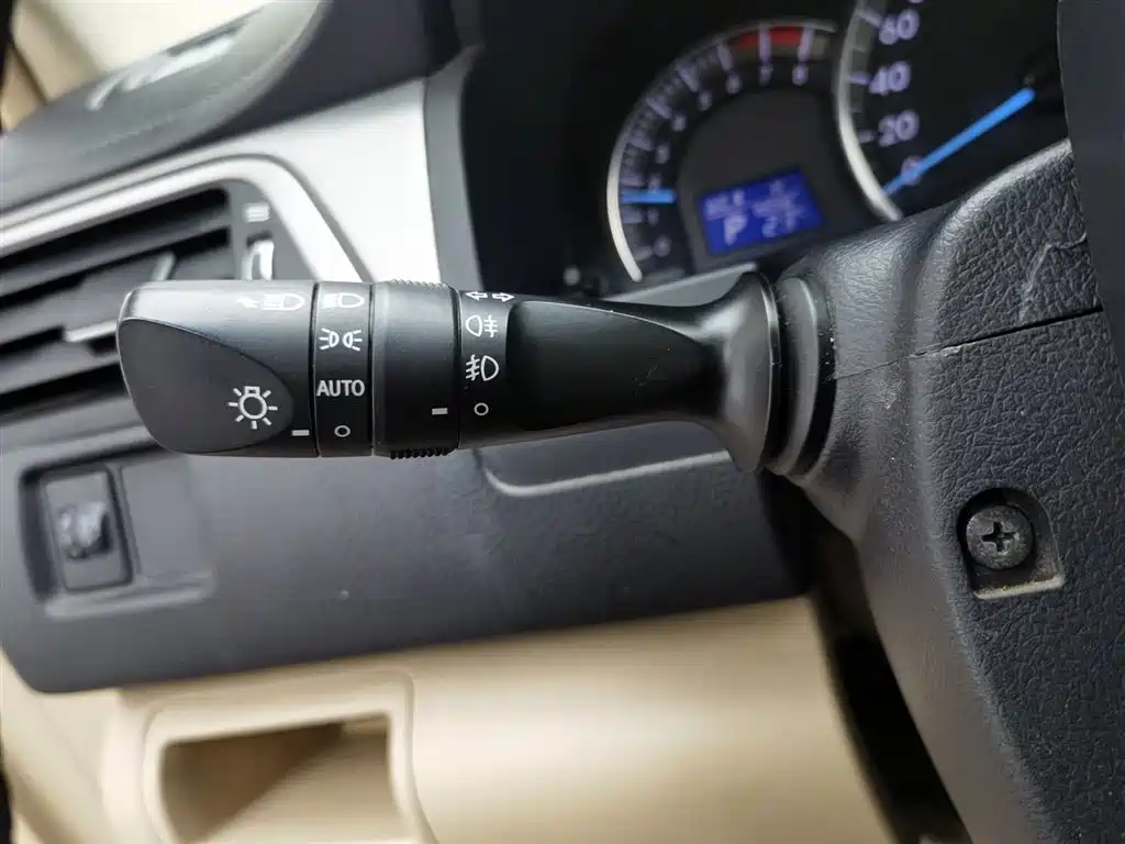 Toyota Camry 2012 — фото 21