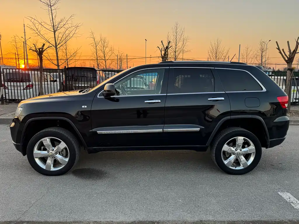 Jeep Grand Cherokee 2013 — фото 4