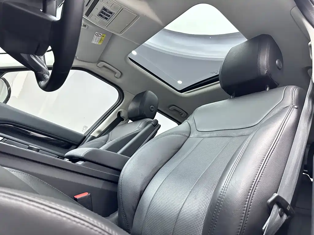 Land Rover Discovery 2017 — фото 12