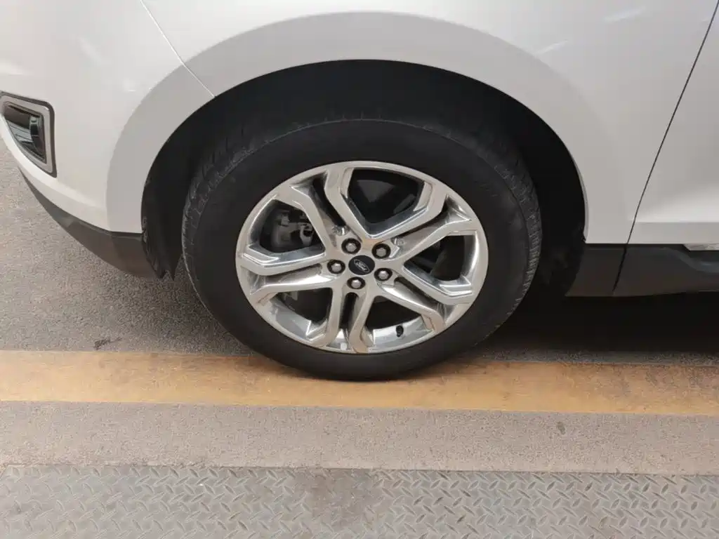 Ford Edge 2019 — фото 23