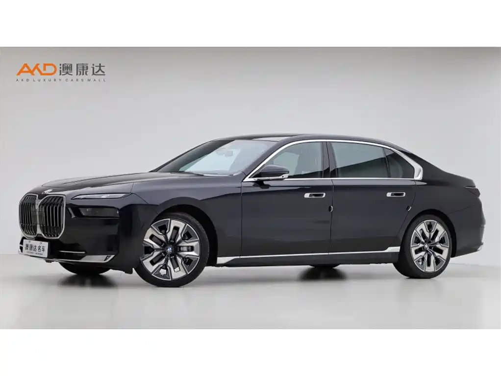 BMW 7 Series 2024 — фото 1
