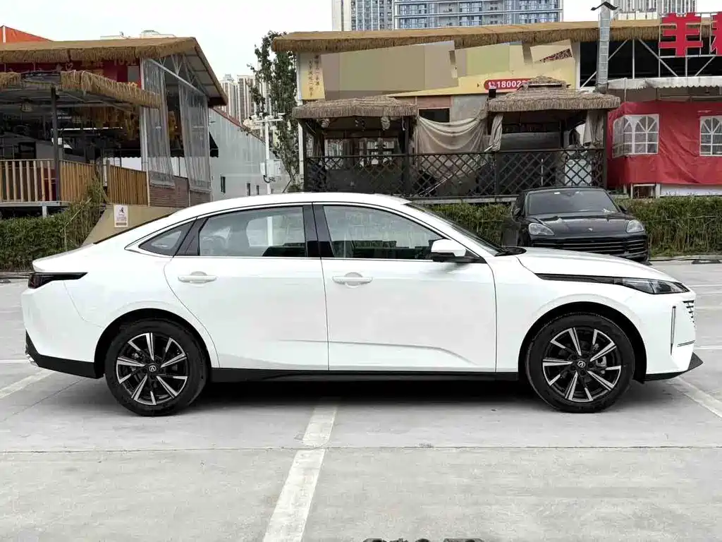 Changan Eado 2025 — фото 12