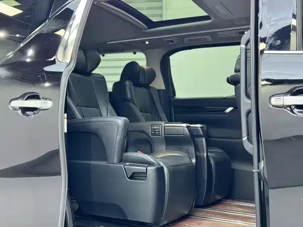 Toyota Vellfire 2024