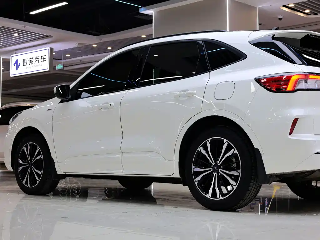 Ford Escape 2021 — фото 10