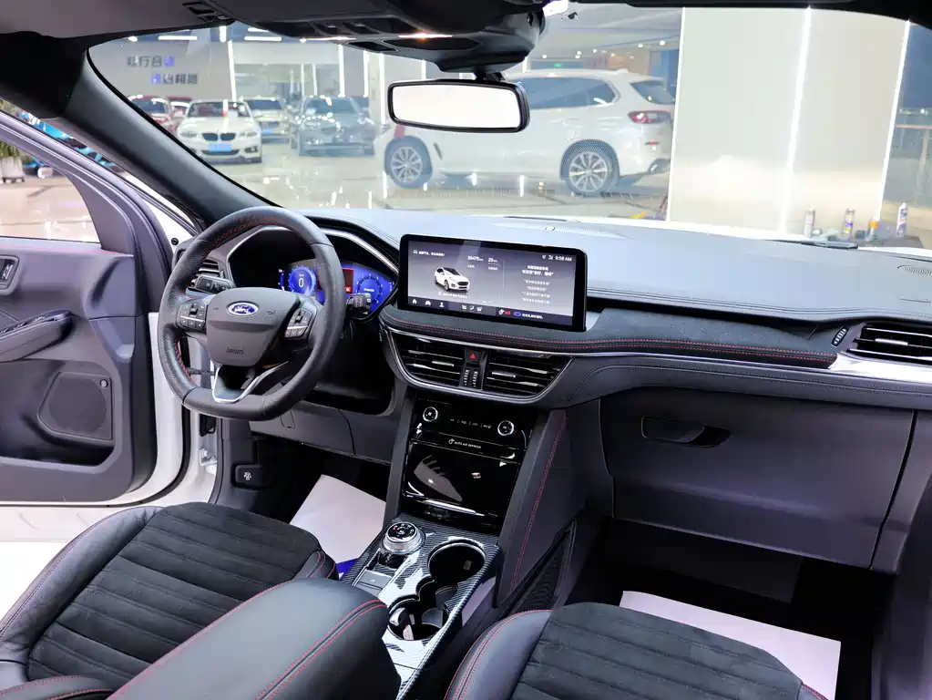 Ford Escape 2021 — фото 17