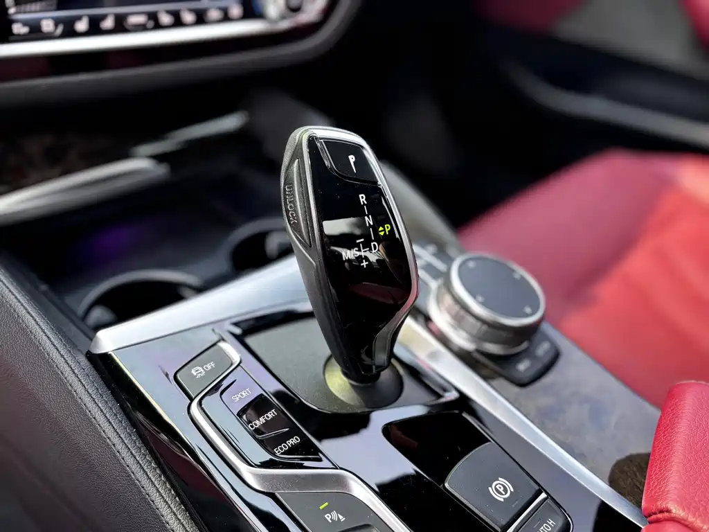 BMW 5 Series 2020 — фото 19