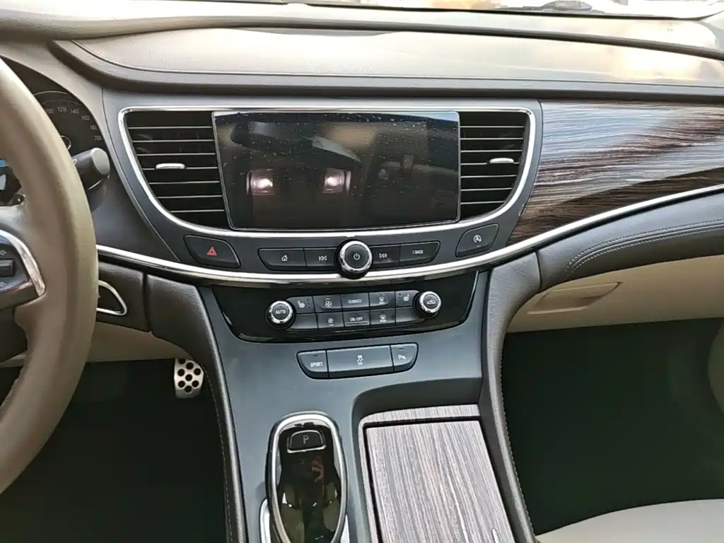Buick LaCrosse 2017 — фото 13