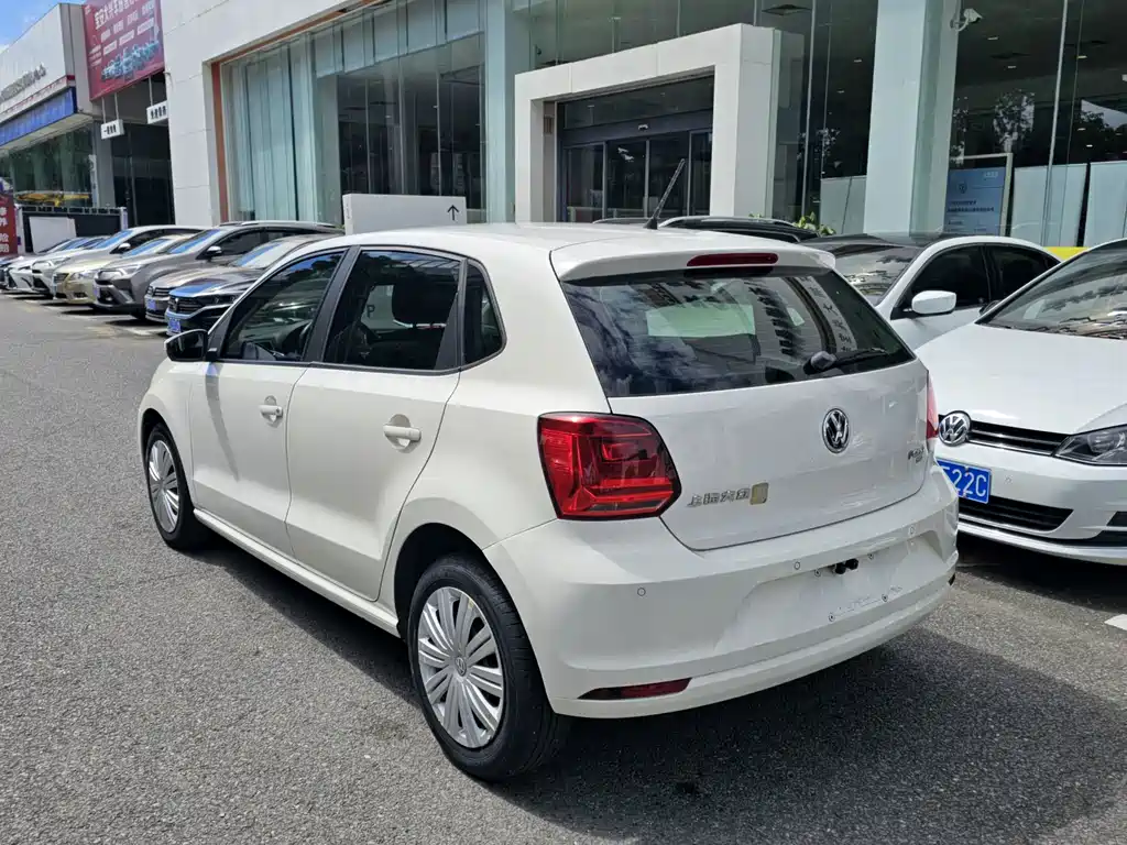 Volkswagen Polo 2016 — фото 12