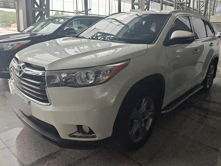 Toyota Highlander 2017 — фото 1