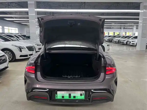 Xiaomi SU7 2025