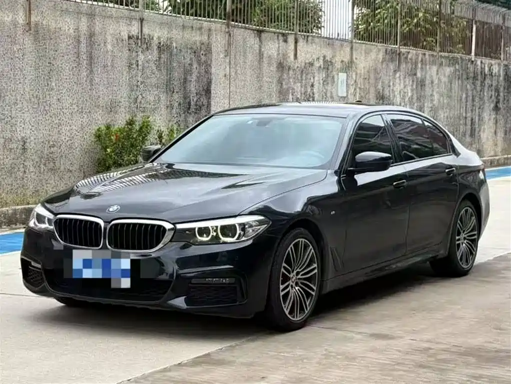 BMW 5 Series 2019 — фото 1
