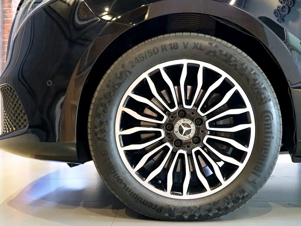 Mercedes-Benz V-Class 2022 — фото 24