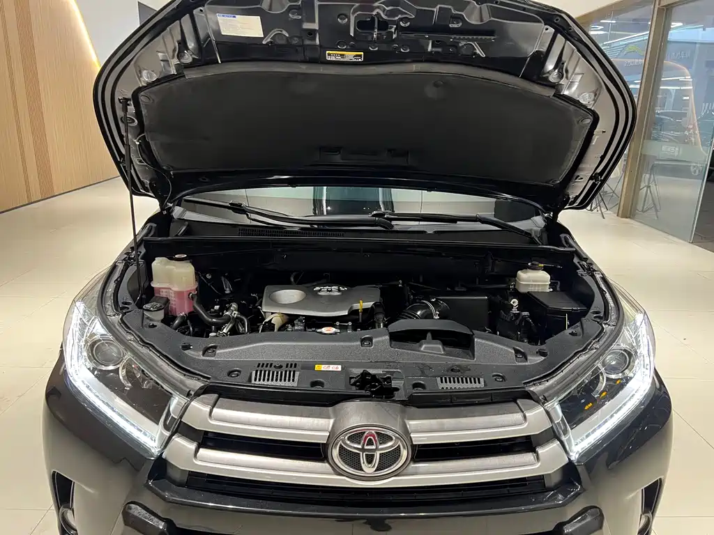 Toyota Highlander 2020 — фото 18