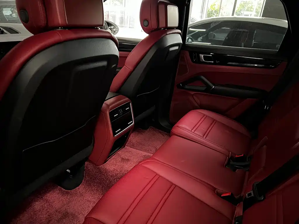 Porsche Cayenne 2018 — фото 16