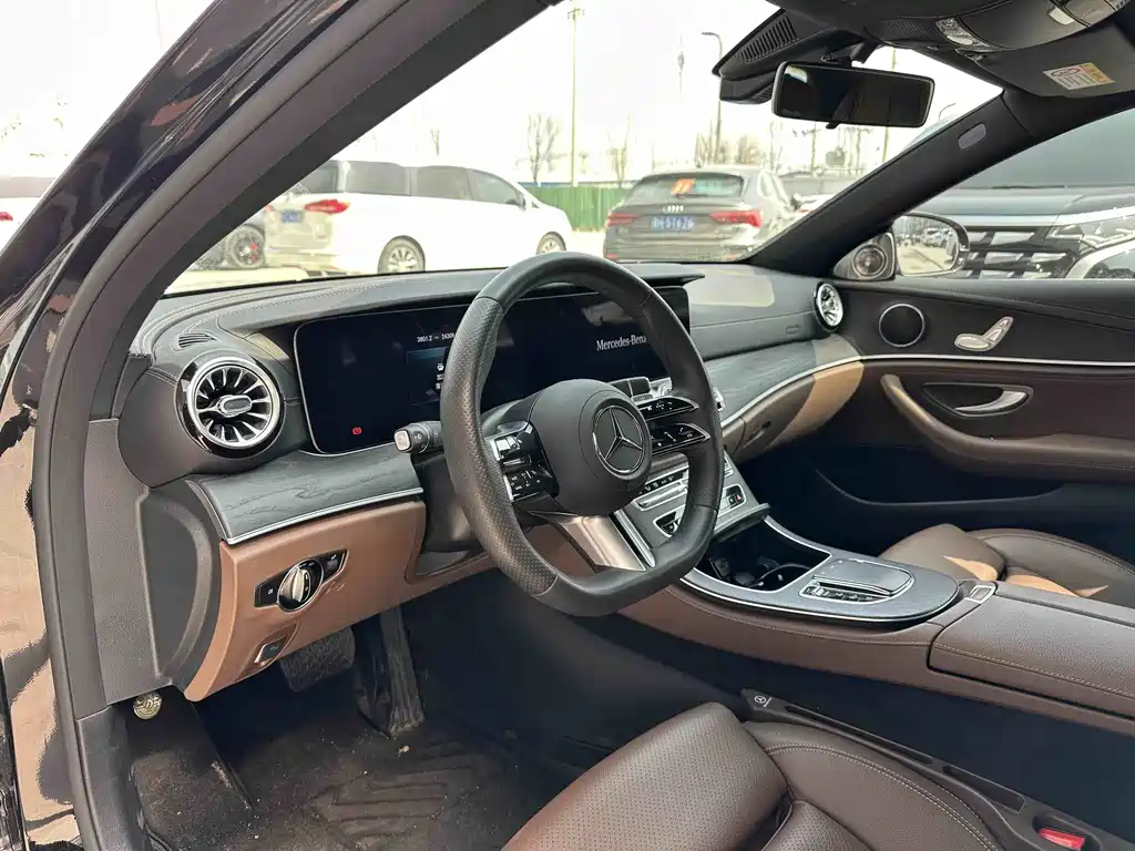 Mercedes-Benz E-Class 2023 — фото 4