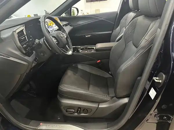 Lexus RX 2025