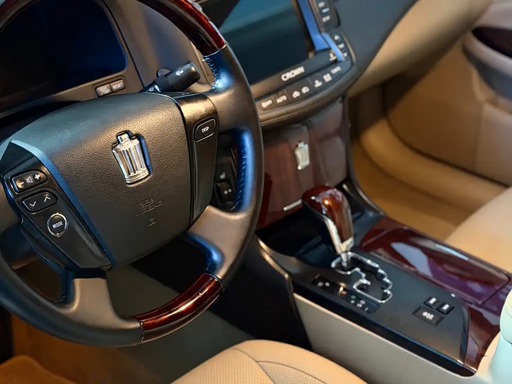 Toyota Crown 2012 — фото 10
