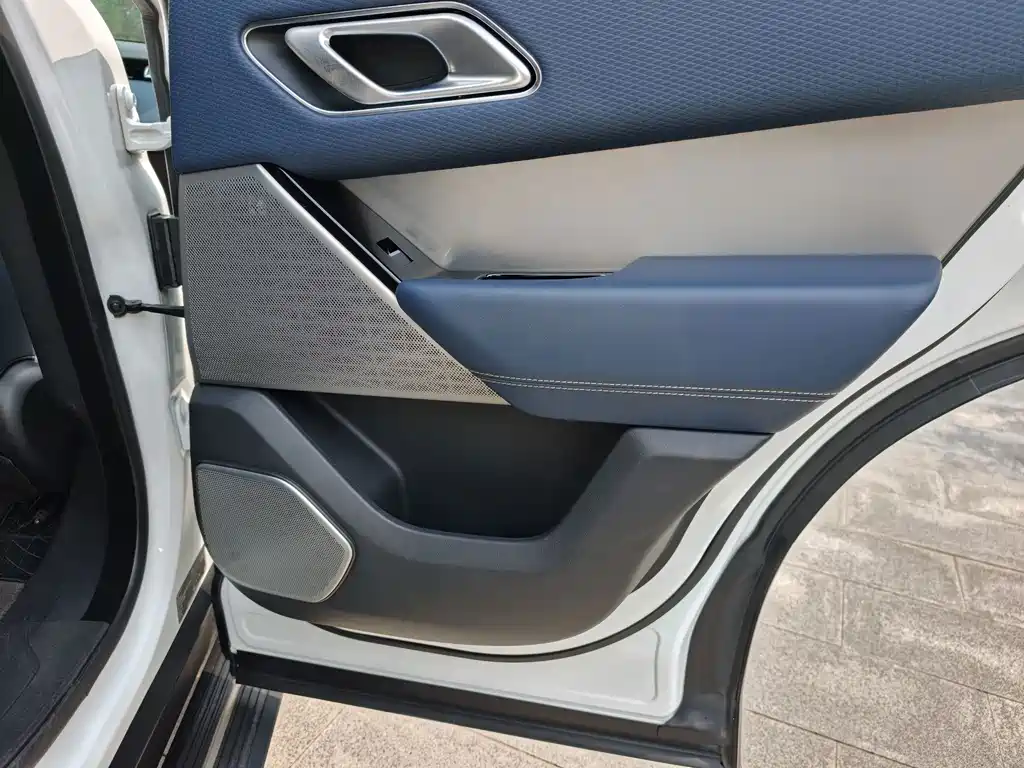 Land Rover Range Rover Velar 2022 — фото 22