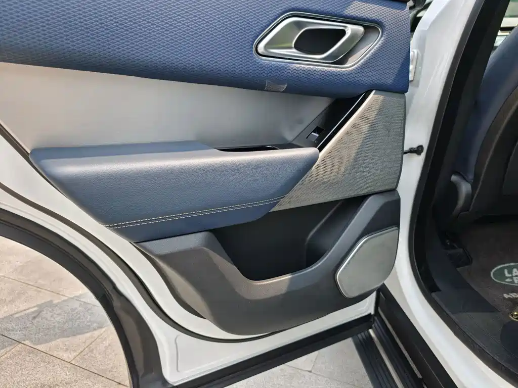 Land Rover Range Rover Velar 2022 — фото 21