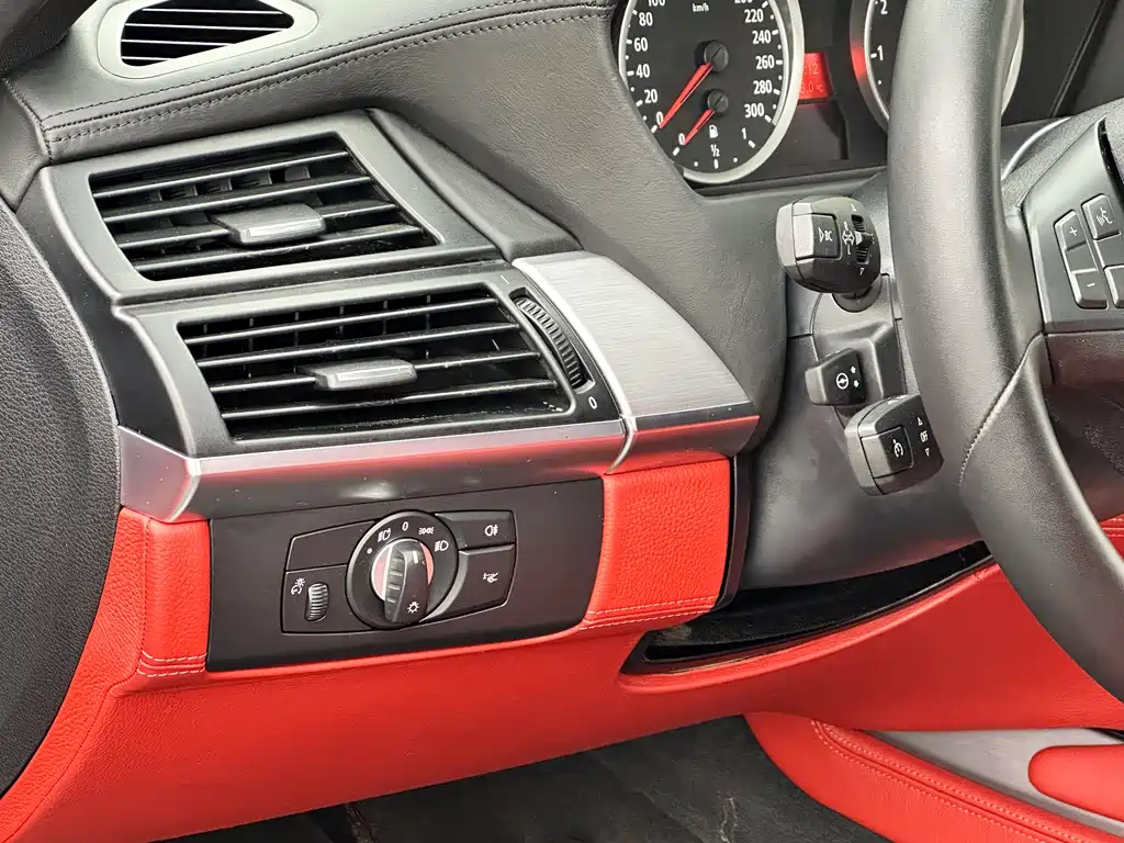 BMW X6 M 2013 — фото 13